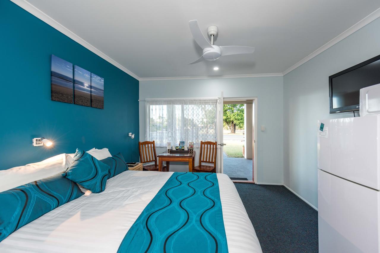 Moore Park Beach Inn Bundaberg Exterior foto