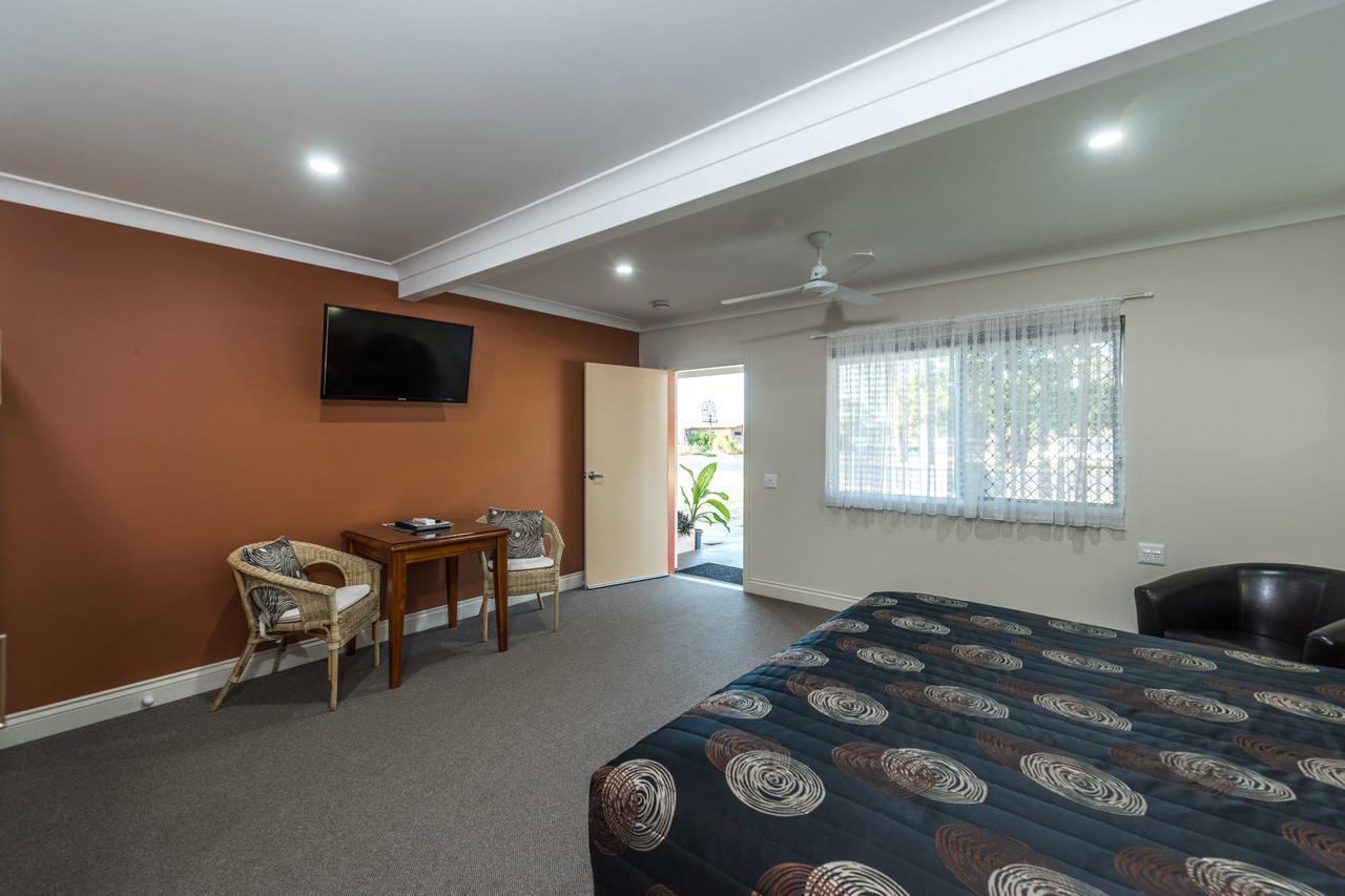 Moore Park Beach Inn Bundaberg Exterior foto